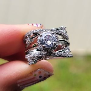 STUNNING Simulated Diamond 💎 Pavé Ring size 6